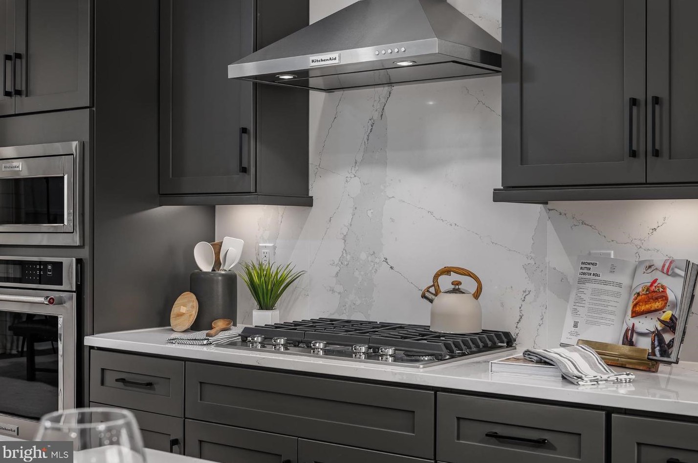 208 Light St, Baltimore MD 21230 exterior