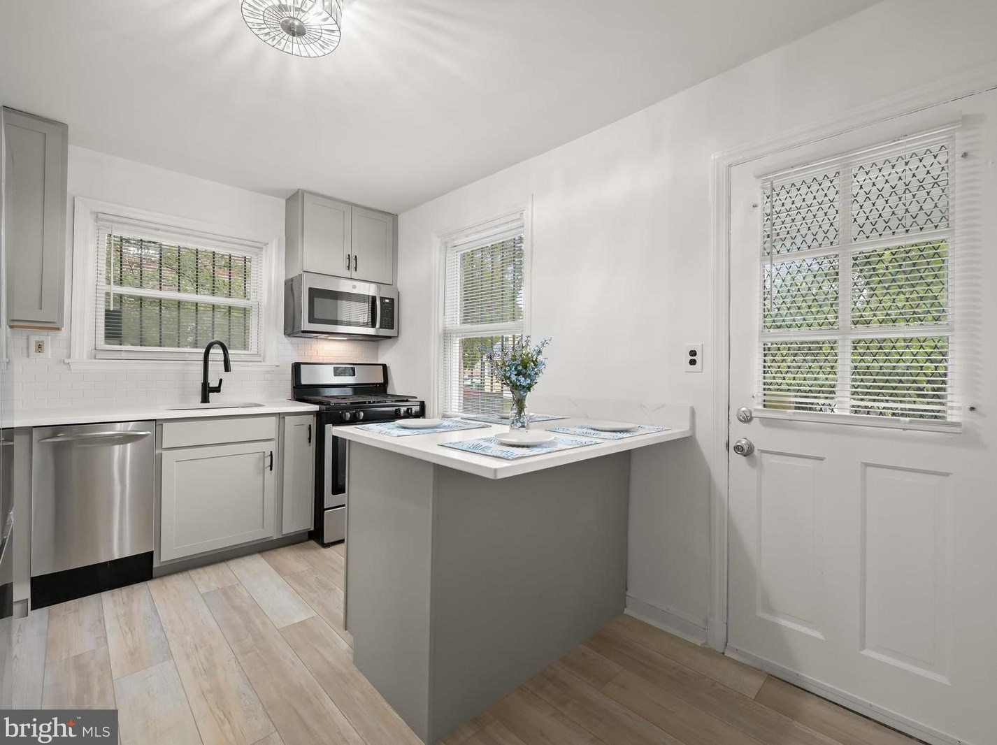 3707 Rogers Ave, Baltimore MD  21215-4212 exterior