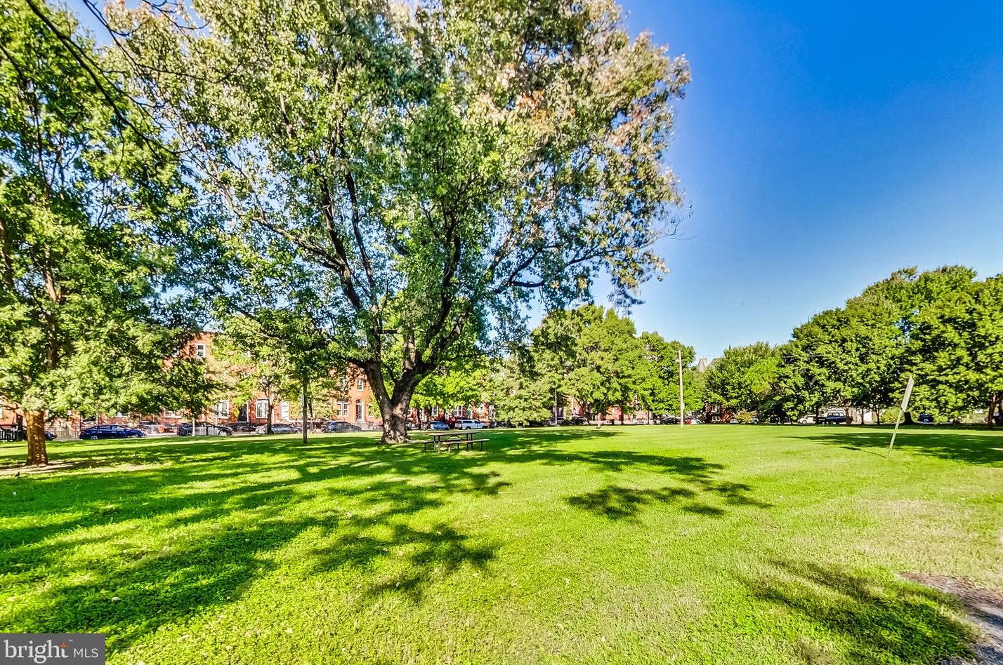 212 22 St, Baltimore MD 21218-5832 exterior