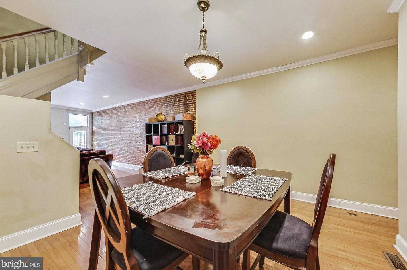 212 22 St, Baltimore MD 21218-5832 exterior