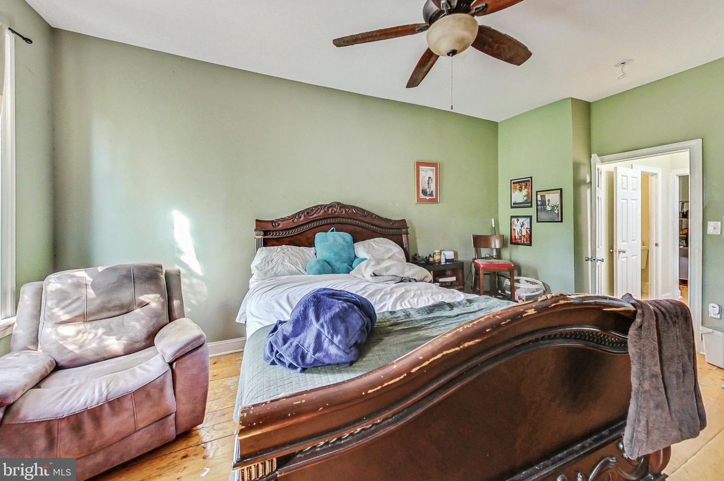 212 22 St, Baltimore MD 21218-5832 exterior