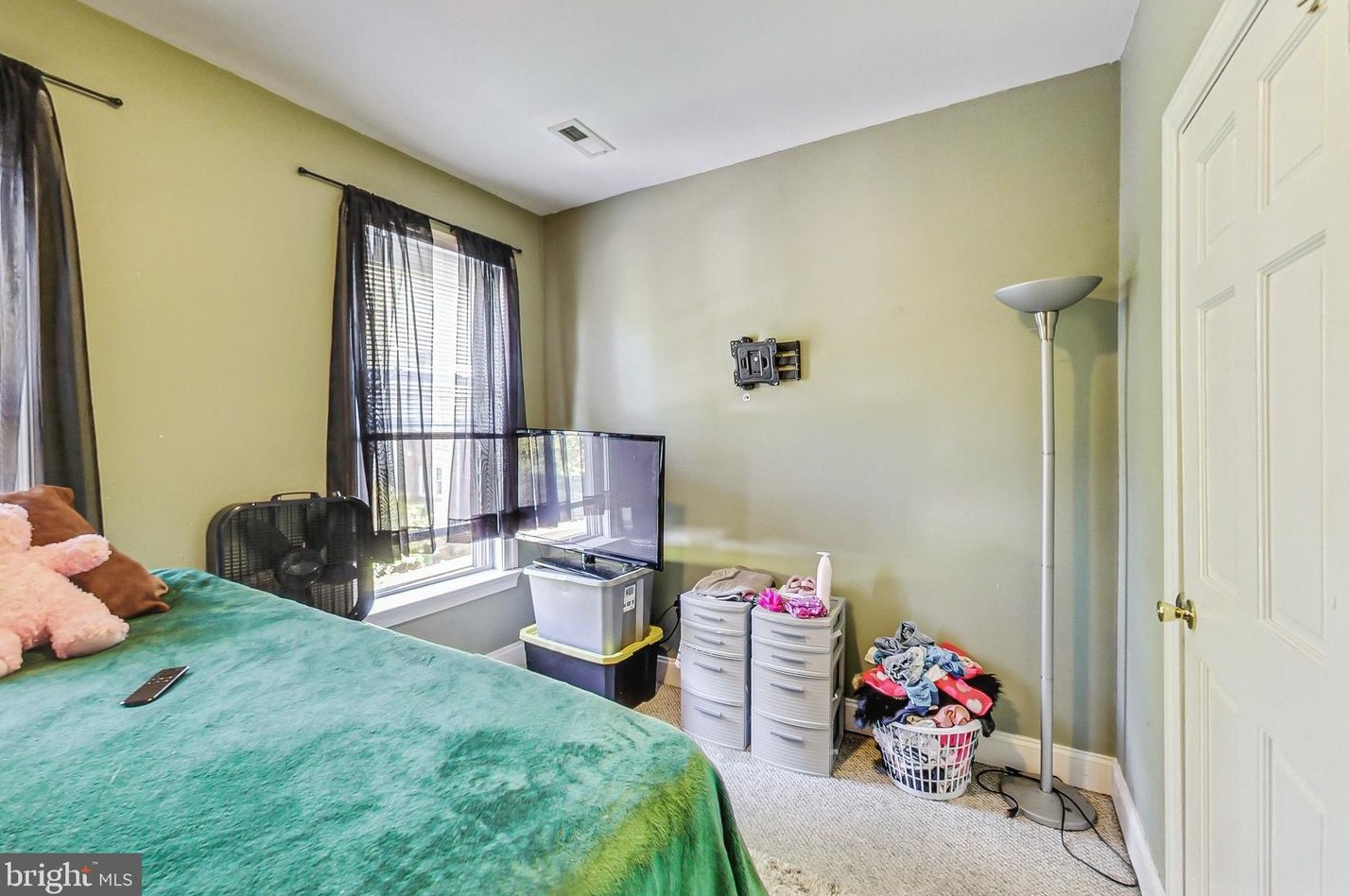 212 22 St, Baltimore MD 21218-5832 exterior