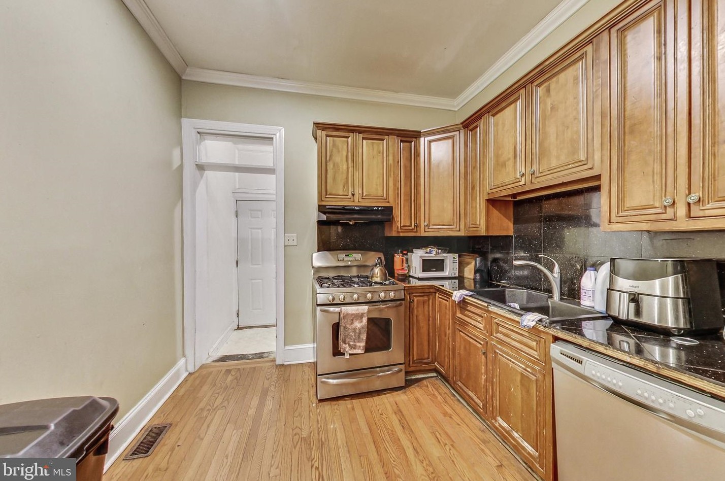 212 22 St, Baltimore MD 21218-5832 exterior