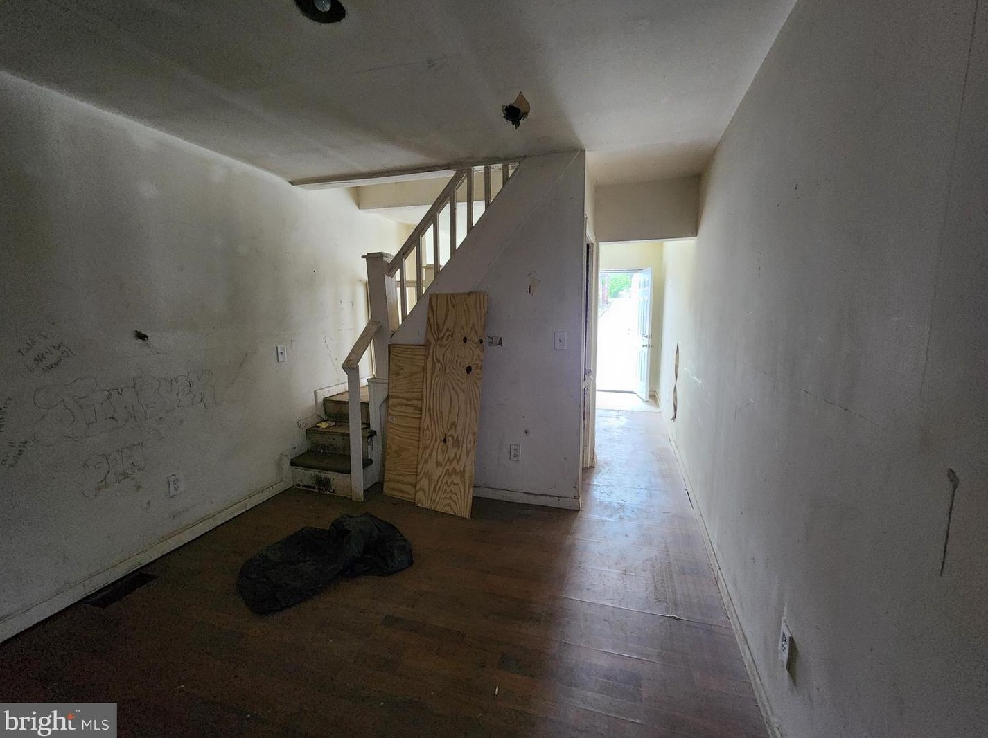 2127 Mchenry St, Baltimore MD 21223-2901 exterior