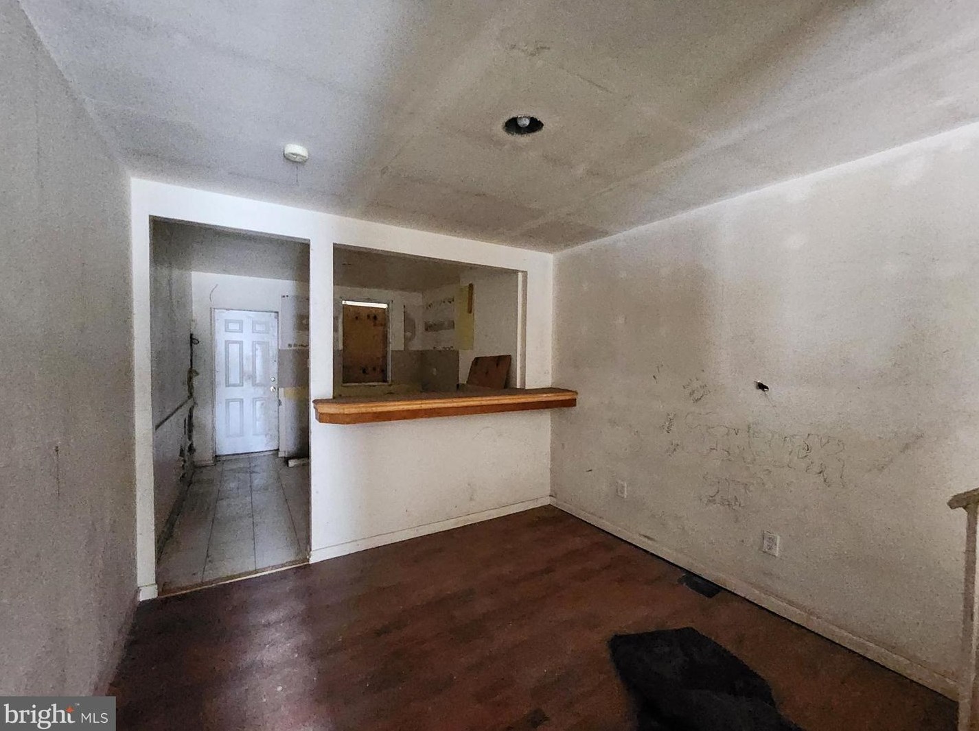 2127 Mchenry St, Baltimore MD 21223-2901 exterior