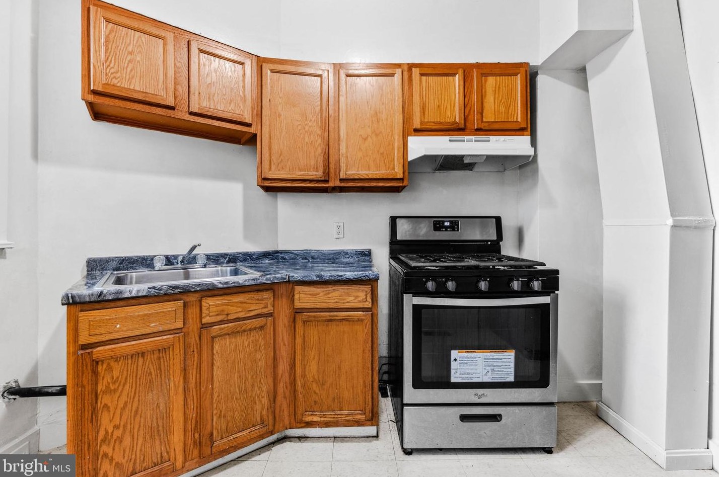 2705 Howard St, Baltimore MD  21218-4310 exterior