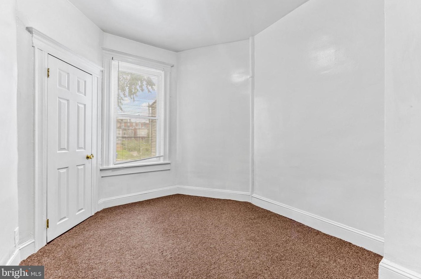 2705 Howard St, Baltimore MD  21218-4310 exterior