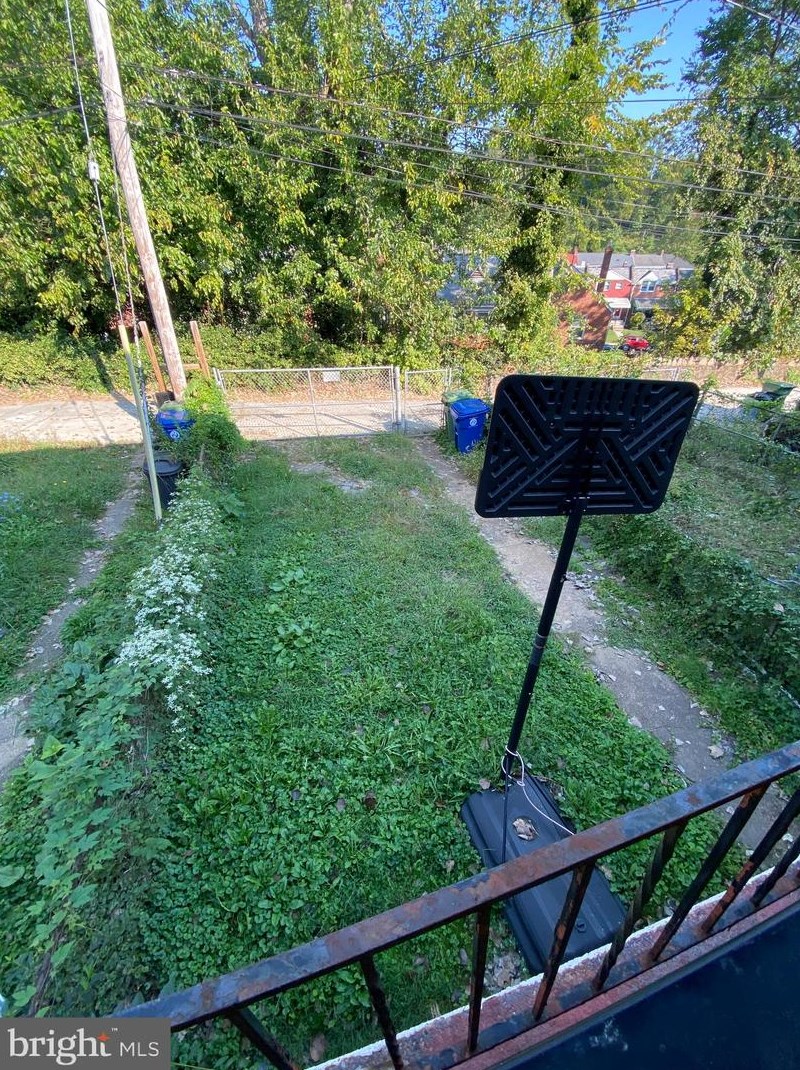 450 Random Rd, Baltimore MD 21229-3930 exterior