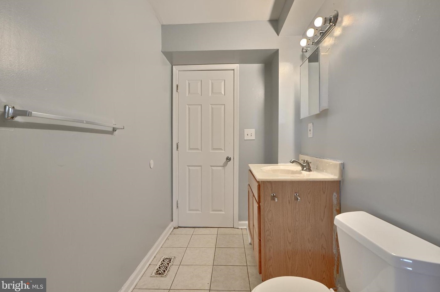 227 Fulton Ave, Baltimore MD  21223-1661 exterior