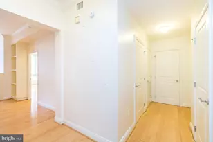 717 President St, Baltimore, MD 21202 - Photo 3