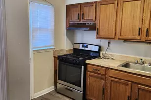 1330 Meridene Dr, Baltimore, MD 21239 - Photo 9