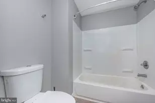 2110 E Hoffman St, Baltimore, MD 21213 - Photo 17