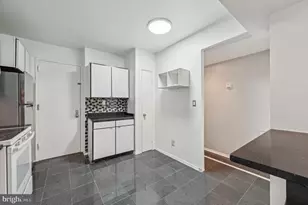 3601 Clarks Ln, Baltimore, MD 21215 - Photo 13