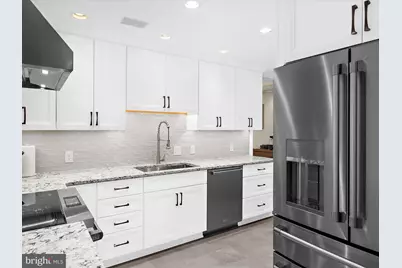 10 E Lee Street #2405, Baltimore, MD 21202 - Photo 9