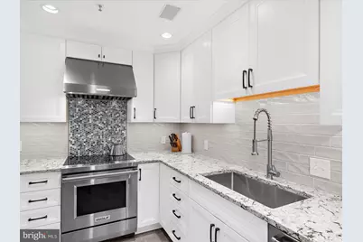 10 E Lee Street #2405, Baltimore, MD 21202 - Photo 7