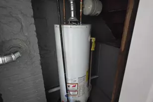 940 E 41st St, Baltimore, MD 21218 - Photo 35