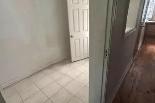 3709 Chesholm Rd, Baltimore, MD 21216 - Photo 9