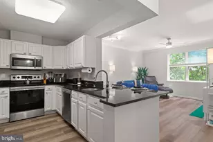 23 Pierside Dr, Baltimore, MD 21230 - Photo 13