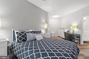 23 Pierside Dr, Baltimore, MD 21230 - Photo 23
