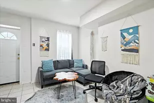 1021 N Caroline St, Baltimore, MD 21205 - Photo 9