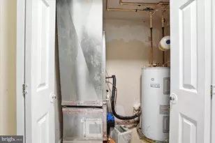 1021 N Caroline St, Baltimore, MD 21205 - Photo 13