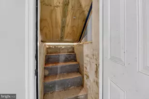 316 S Mount St, Baltimore, MD 21223 - Photo 25