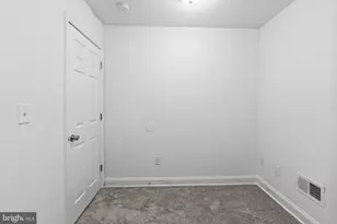 2415 E Madison St, Baltimore, MD 21205 - Photo 17