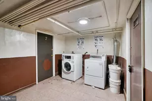 2111 Park Ave, Baltimore, MD 21217 - Photo 13