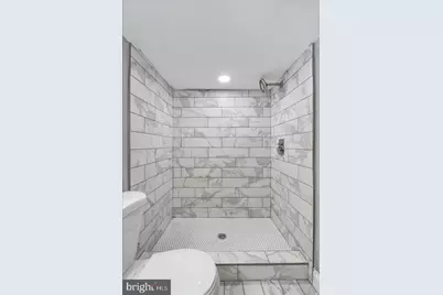 327 Lyndhurst Street, Baltimore, MD 21229 - Photo 37