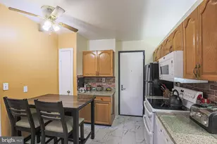 3601 Clarks Ln, Baltimore, MD 21215 - Photo 23