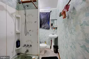 729 E 37th St, Baltimore, MD 21218 - Photo 19