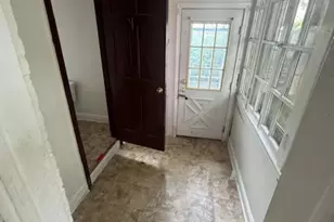 18 S Augusta Ave, Baltimore, MD 21229 - Photo 9