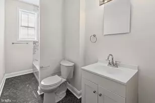 1724 E 25th St, Baltimore, MD 21213 - Photo 17