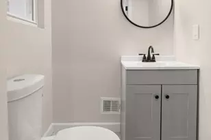 2815 W Cold Spring Ln W, Baltimore, MD 21215 - Photo 9