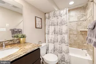 211 S Clinton St, Baltimore, MD 21224 - Photo 9