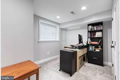 211 S Clinton Street, Baltimore, MD 21224 - Photo 11