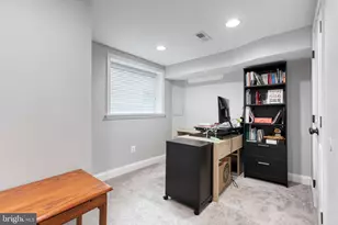 211 S Clinton St, Baltimore, MD 21224 - Photo 11