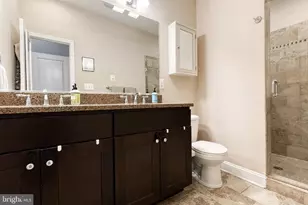 211 S Clinton St, Baltimore, MD 21224 - Photo 17