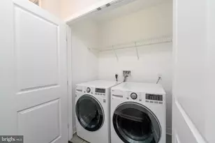 23 S Washington Street S, Baltimore, MD 21231 - Photo 17