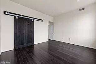 1011 Hunter St, Baltimore, MD 21202 - Photo 29