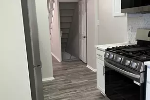 835 1/2 W Lombard St, Baltimore, MD 21201 - Photo 11