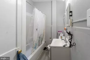 3215 Phelps Ln, Baltimore, MD 21229 - Photo 9