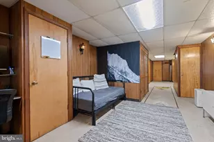 1228 W 37th St, Baltimore, MD 21211 - Photo 21