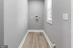 1147 Sargeant St, Baltimore, MD 21223 - Photo 7