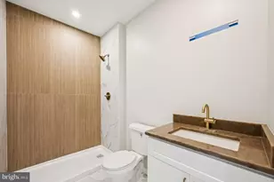 2416 N Charles St, Baltimore, MD 21218 - Photo 31