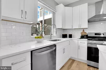 228 S East Avenue S, Baltimore, MD 21224 - Photo 13