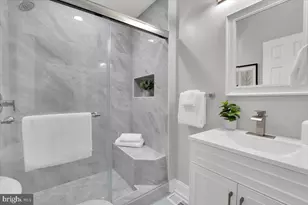 228 S East Ave S, Baltimore, MD 21224 - Photo 25