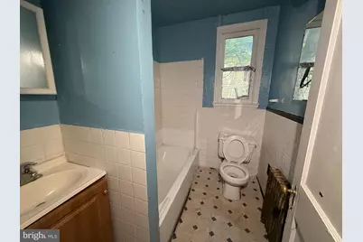 38 N Monastery Avenue, Baltimore, MD 21229 - Photo 11