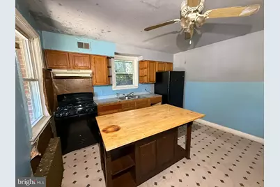 38 N Monastery Avenue, Baltimore, MD 21229 - Photo 7