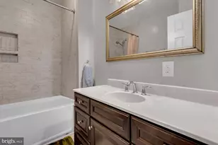 210 W Read St, Baltimore, MD 21201 - Photo 9